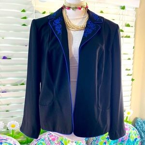 Sag Harbor open front black jacket with blue embroidery & piping